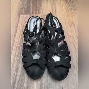 Dollhouse Women's Black Strappy Sandals